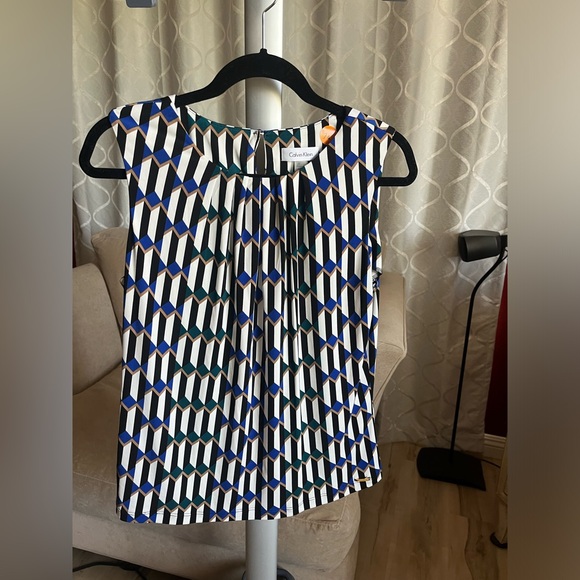 Calvin Klein Geo-Print Pleated Shell - Picture 2 of 5